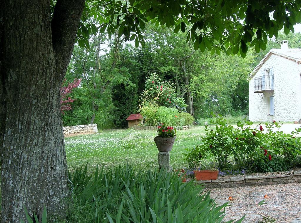 Le Colombier Bed & Breakfast วีเนิฟ-โซร์-ล็อต ภายนอก รูปภาพ