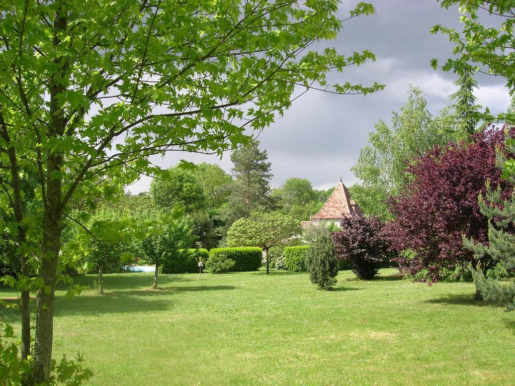 Le Colombier Bed & Breakfast วีเนิฟ-โซร์-ล็อต ภายนอก รูปภาพ