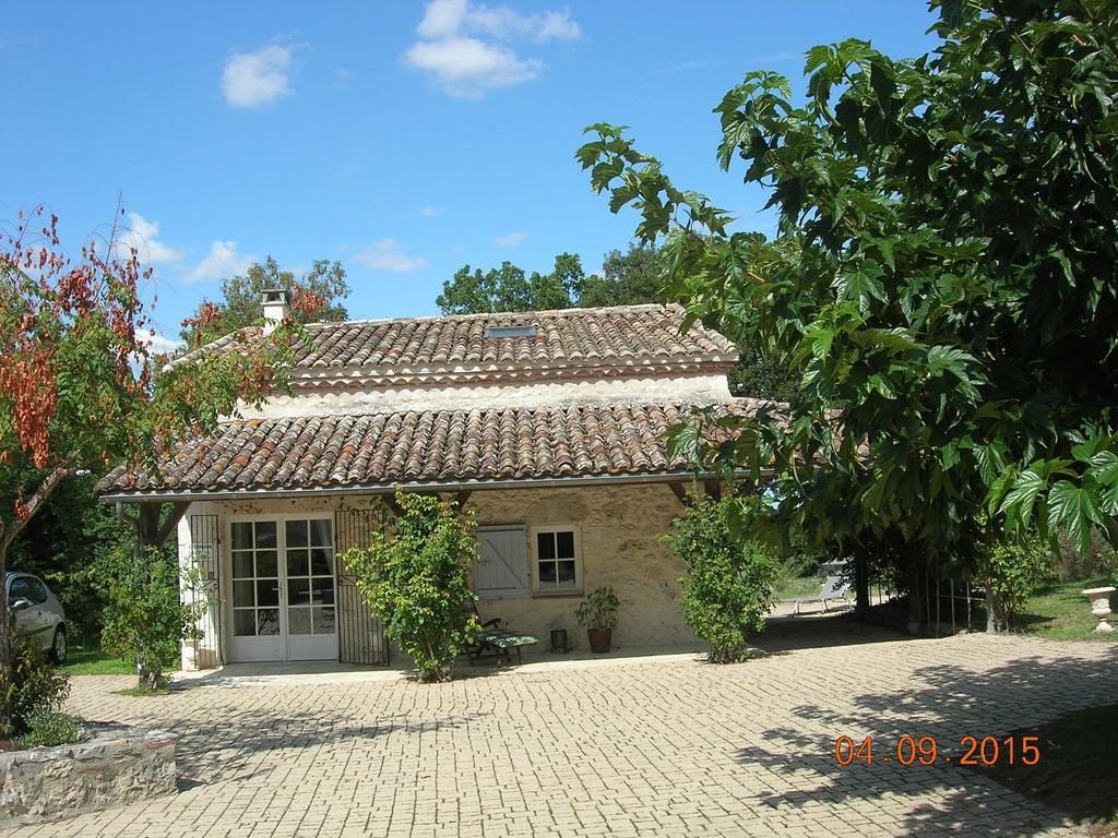 Le Colombier Bed & Breakfast วีเนิฟ-โซร์-ล็อต ภายนอก รูปภาพ