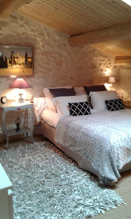 Le Colombier Bed & Breakfast วีเนิฟ-โซร์-ล็อต ภายนอก รูปภาพ