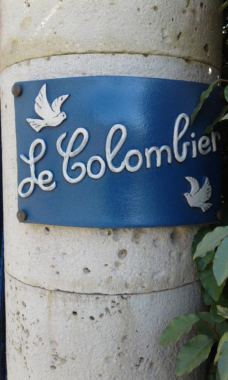 Le Colombier Bed & Breakfast วีเนิฟ-โซร์-ล็อต ภายนอก รูปภาพ