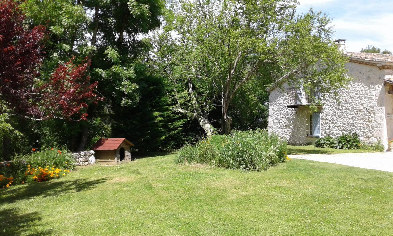 Le Colombier Bed & Breakfast วีเนิฟ-โซร์-ล็อต ภายนอก รูปภาพ