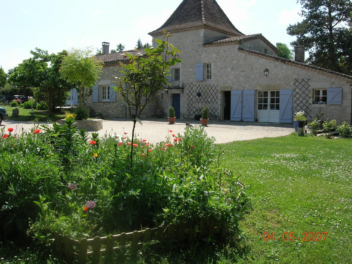 Le Colombier Bed & Breakfast วีเนิฟ-โซร์-ล็อต ภายนอก รูปภาพ